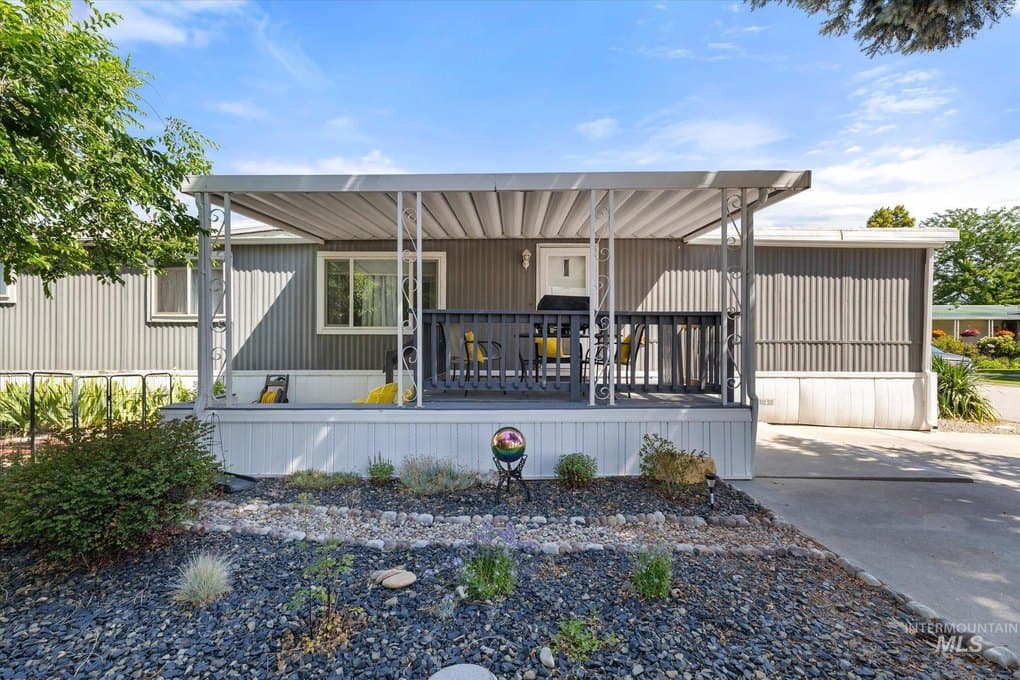 5573 Fairfax Ln — photo 4