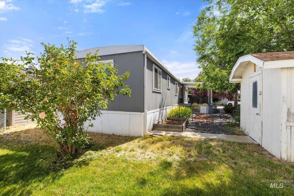 5573 Fairfax Ln — photo 9