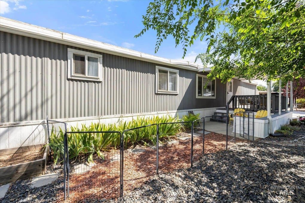 5573 Fairfax Ln — photo 8