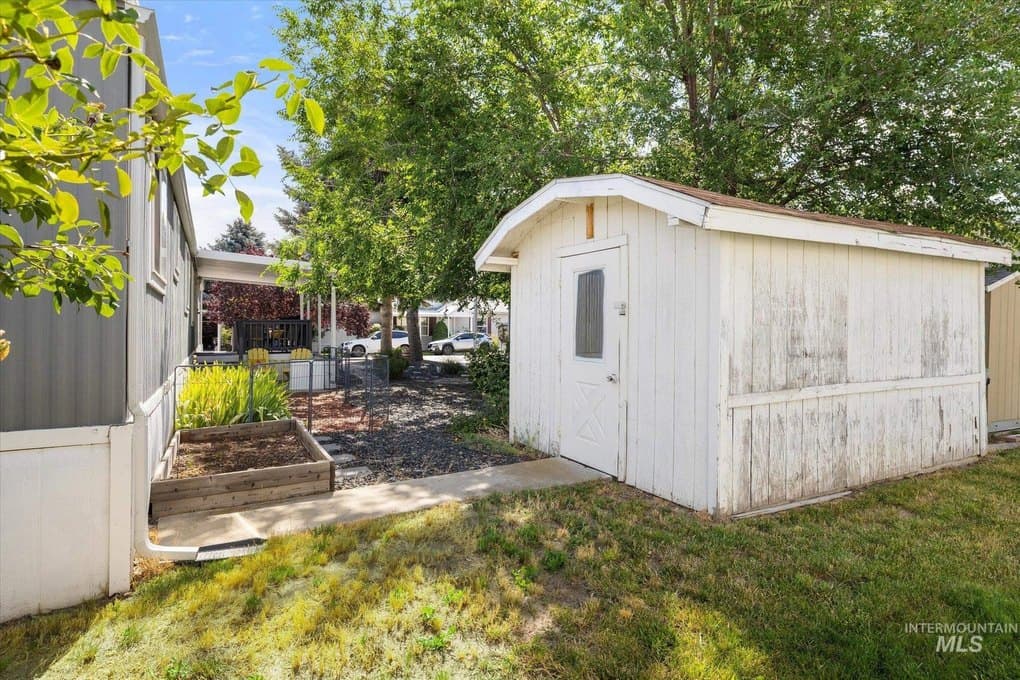 5573 Fairfax Ln — photo 10