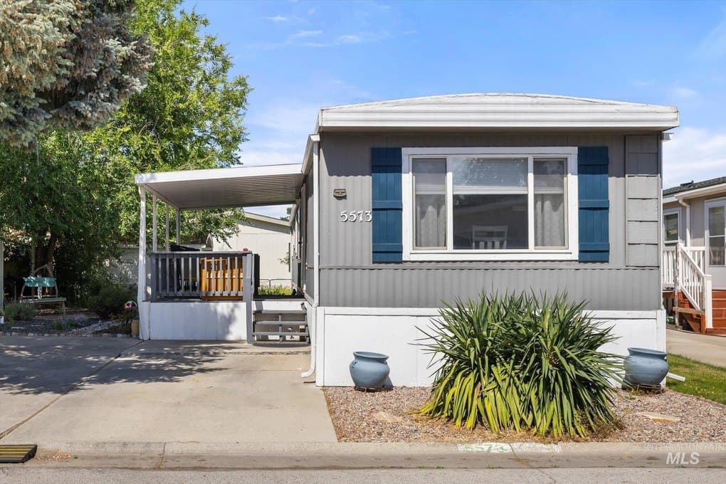 5573 Fairfax Ln — photo 2