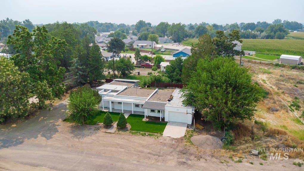 701 W Oregon Ave — photo 18