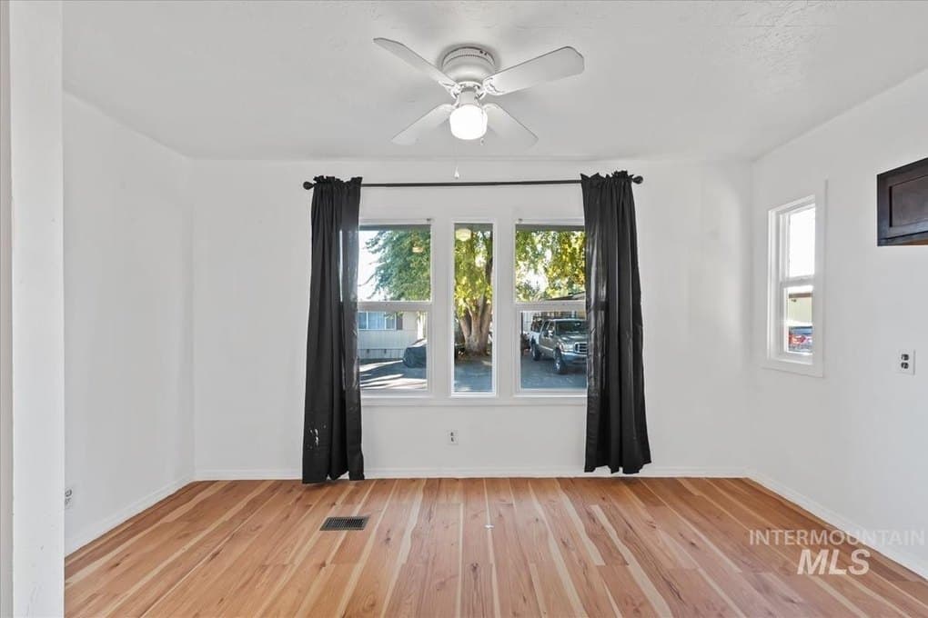 571 Caldwell Blvd — photo 7