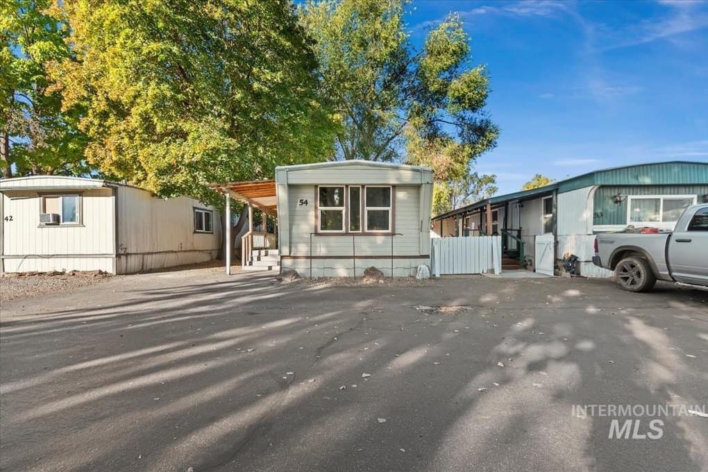 571 Caldwell Blvd — photo 3