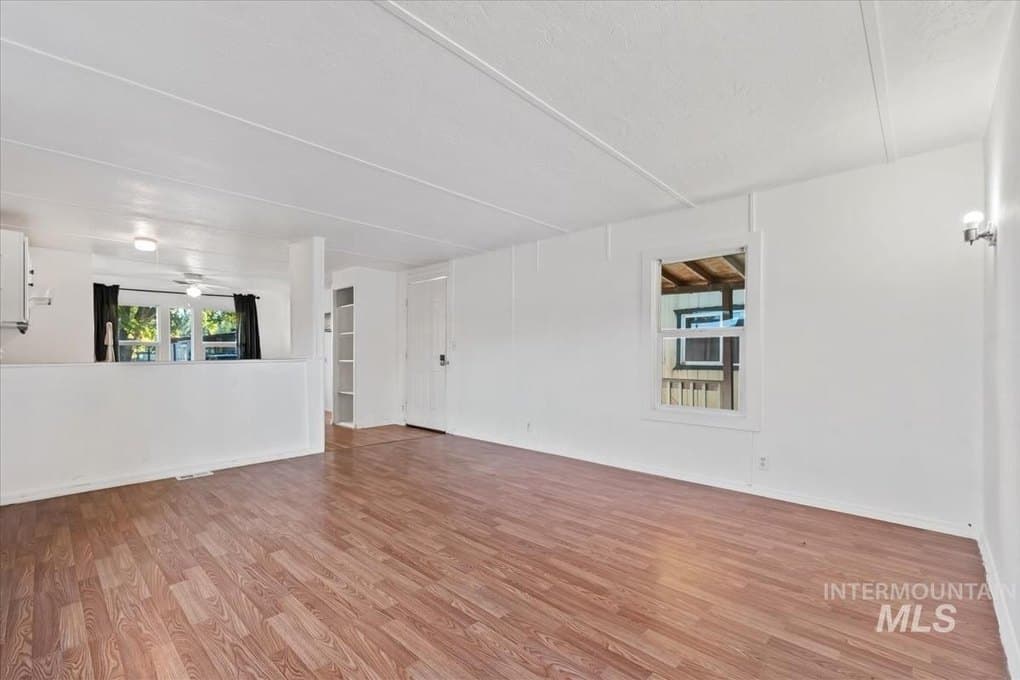571 Caldwell Blvd — photo 8