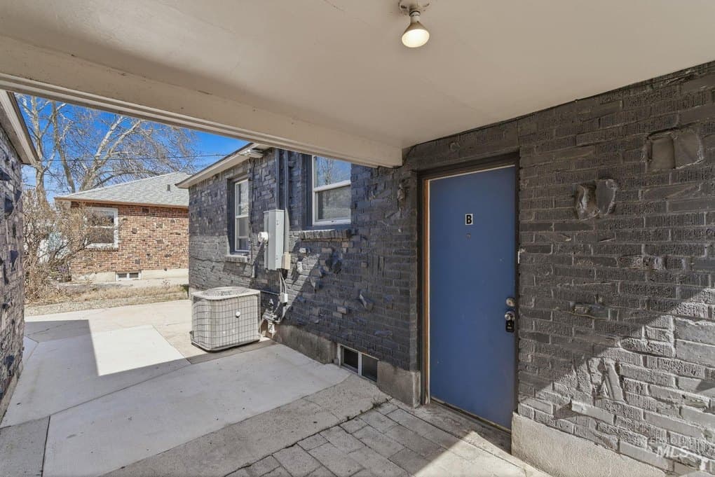 123 S Holly St — photo 6