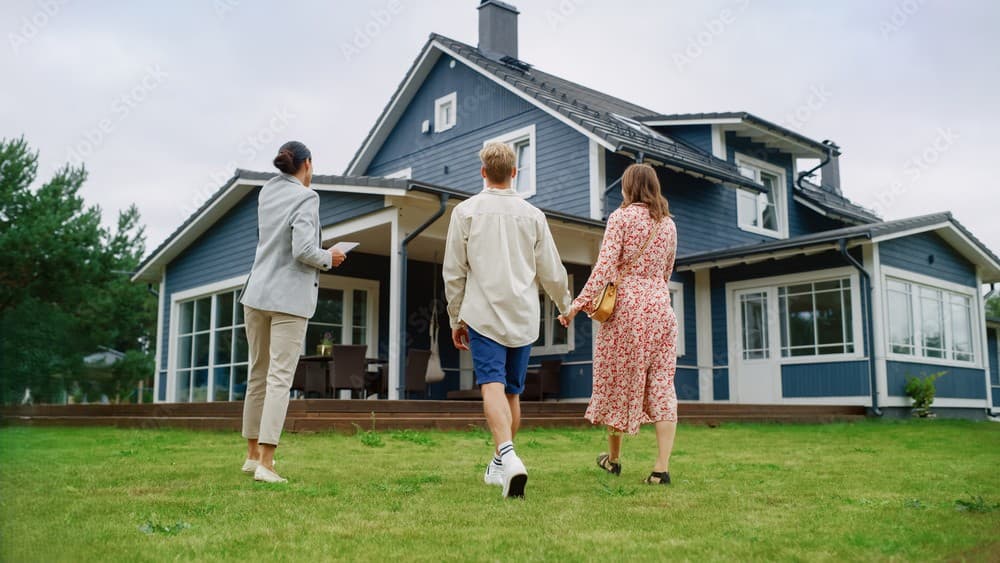 5 Things to Look at When Touring a Home You Might Buy
