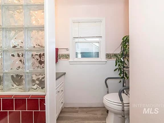 119 S Holly Street — photo 7