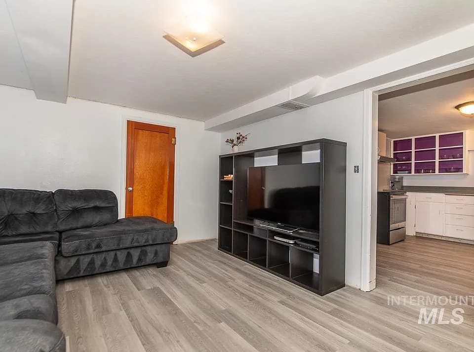 119 S Holly Street — photo 11