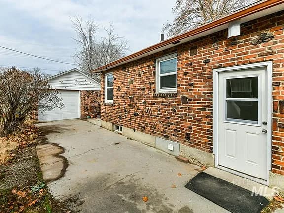 119 S Holly Street — photo 15