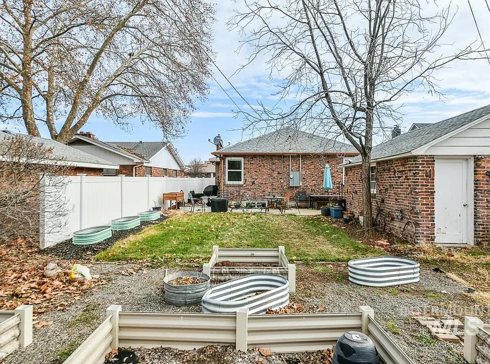 119 S Holly Street — photo 16